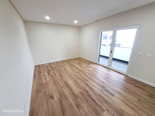 NOVA CONSTRUÇÃO - MORADIA T3 + Escritório, GARAGEM e PISCINA-28