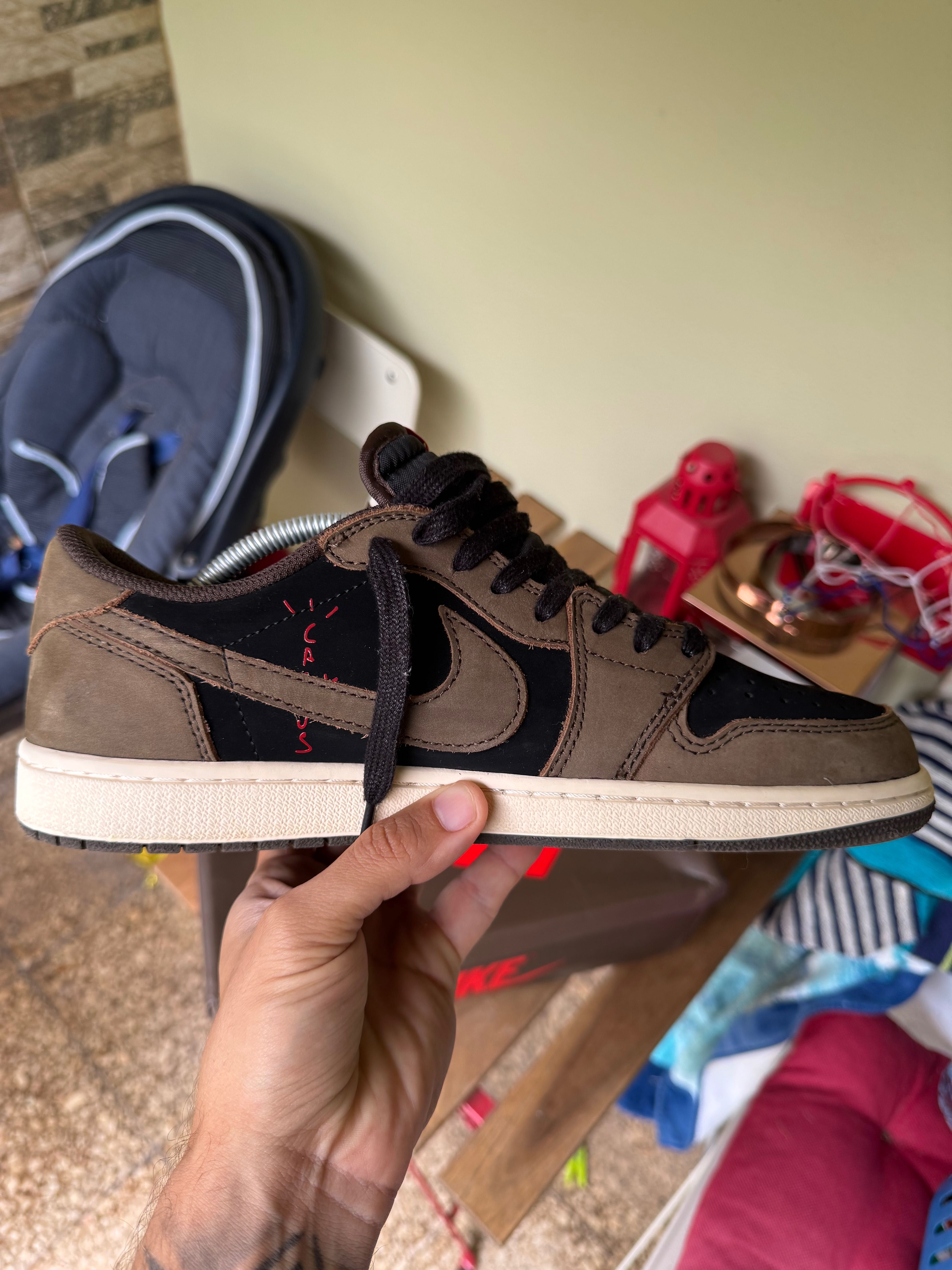 Jordan Low Travis Mocha