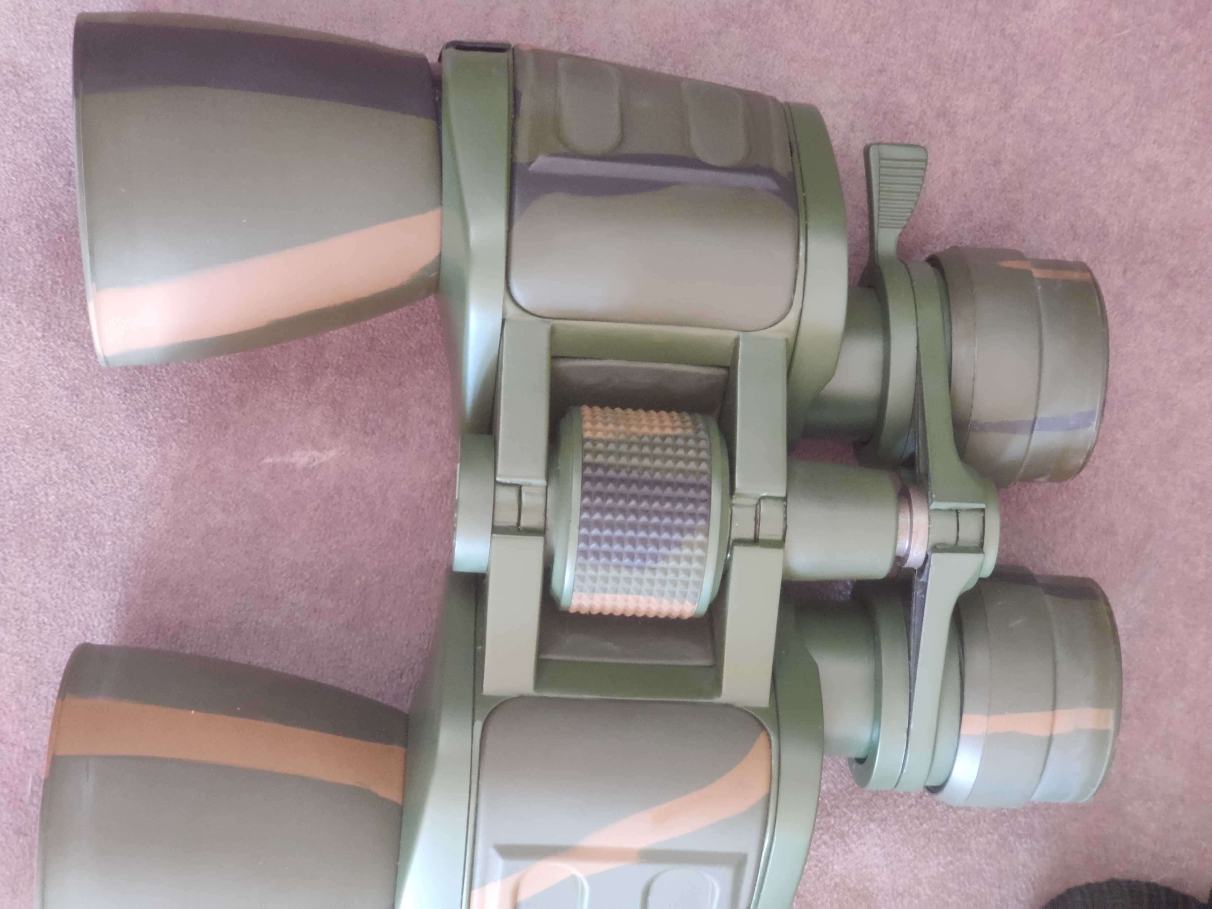 Binóculos camuflados com bolsa