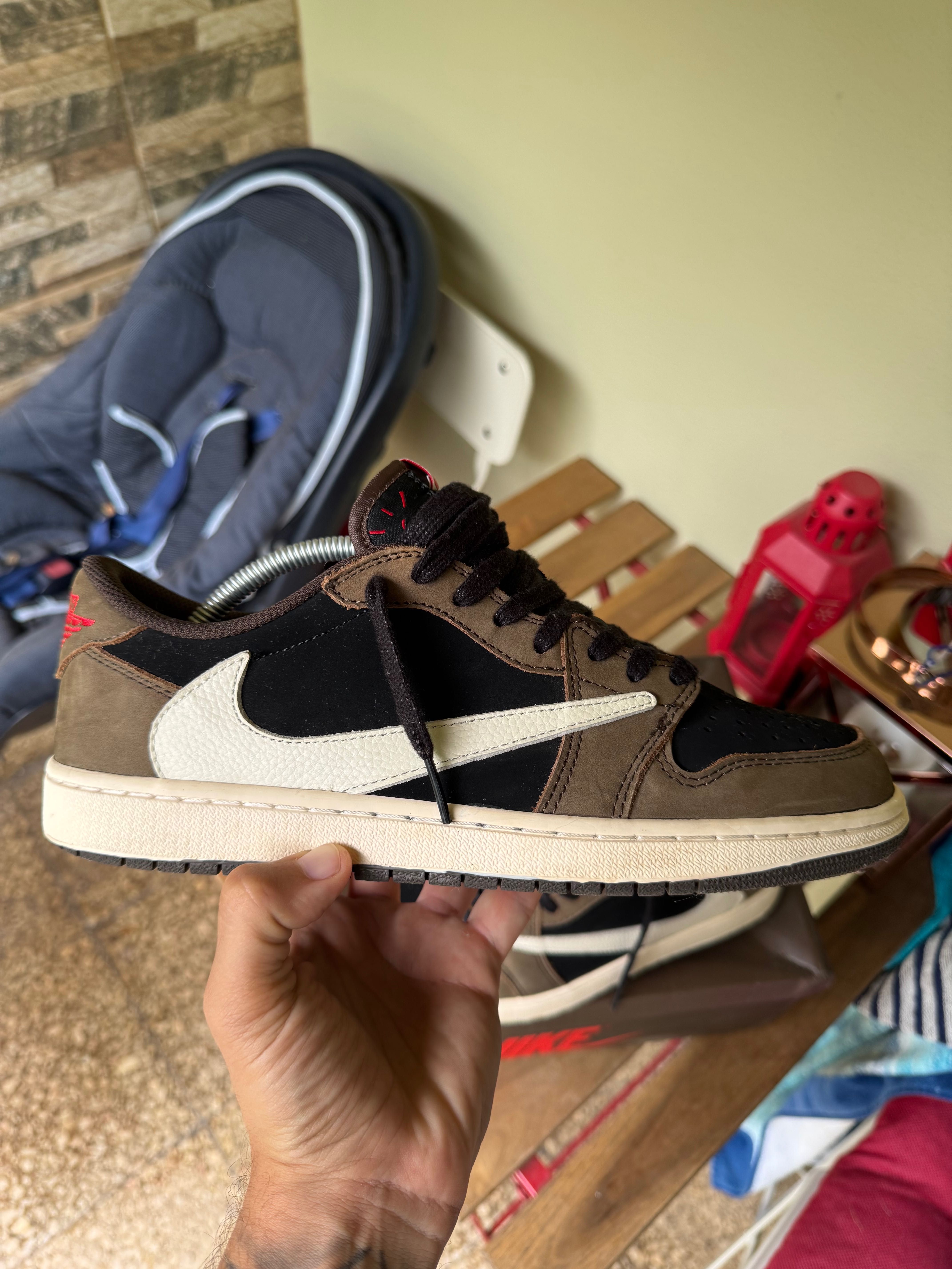 Jordan Low Travis Mocha